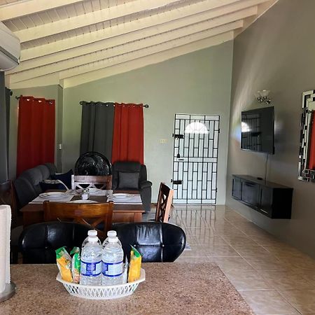 Reddie Vacation Homes Windsor  Екстер'єр фото