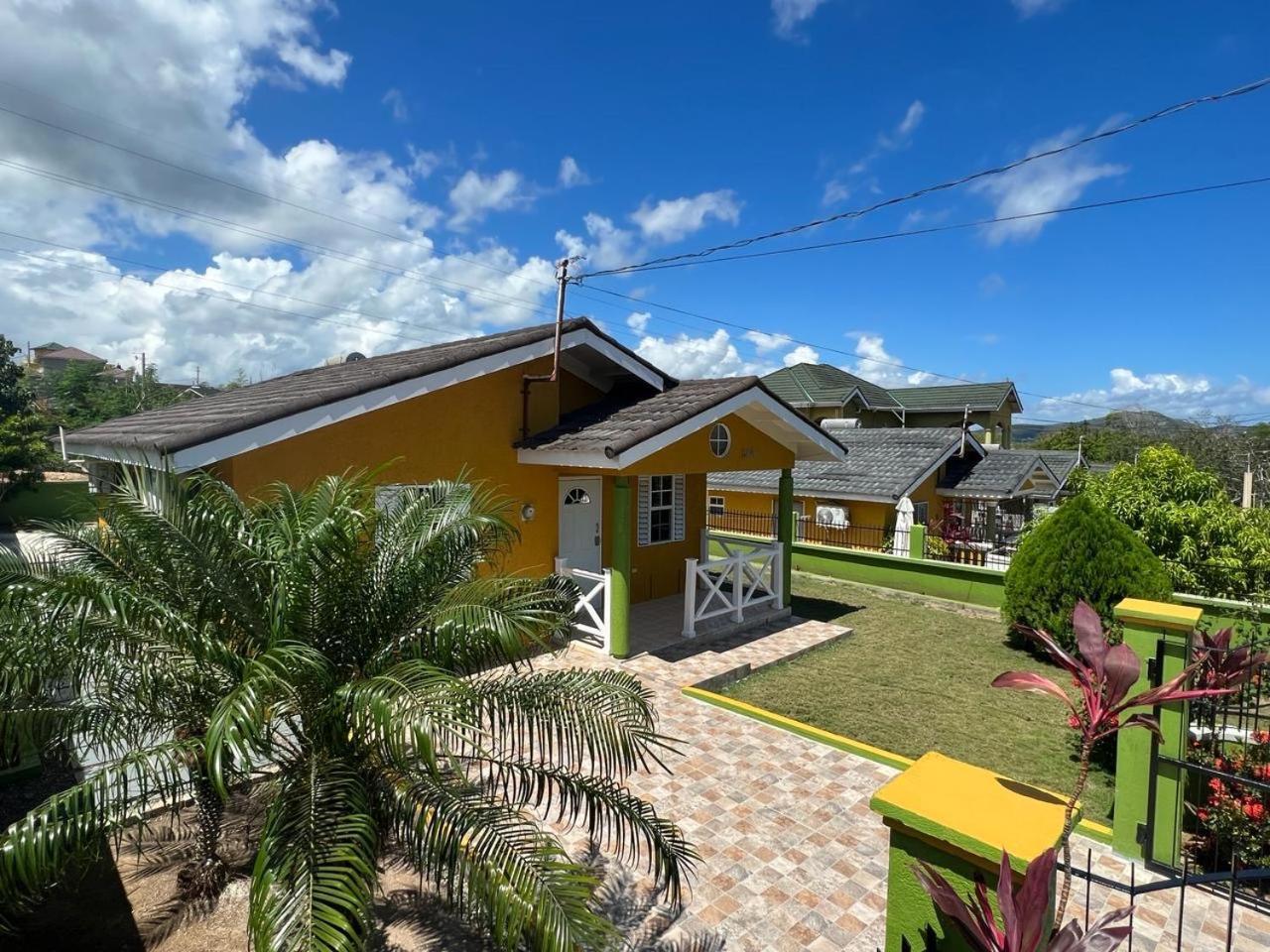 Reddie Vacation Homes Windsor  Екстер'єр фото