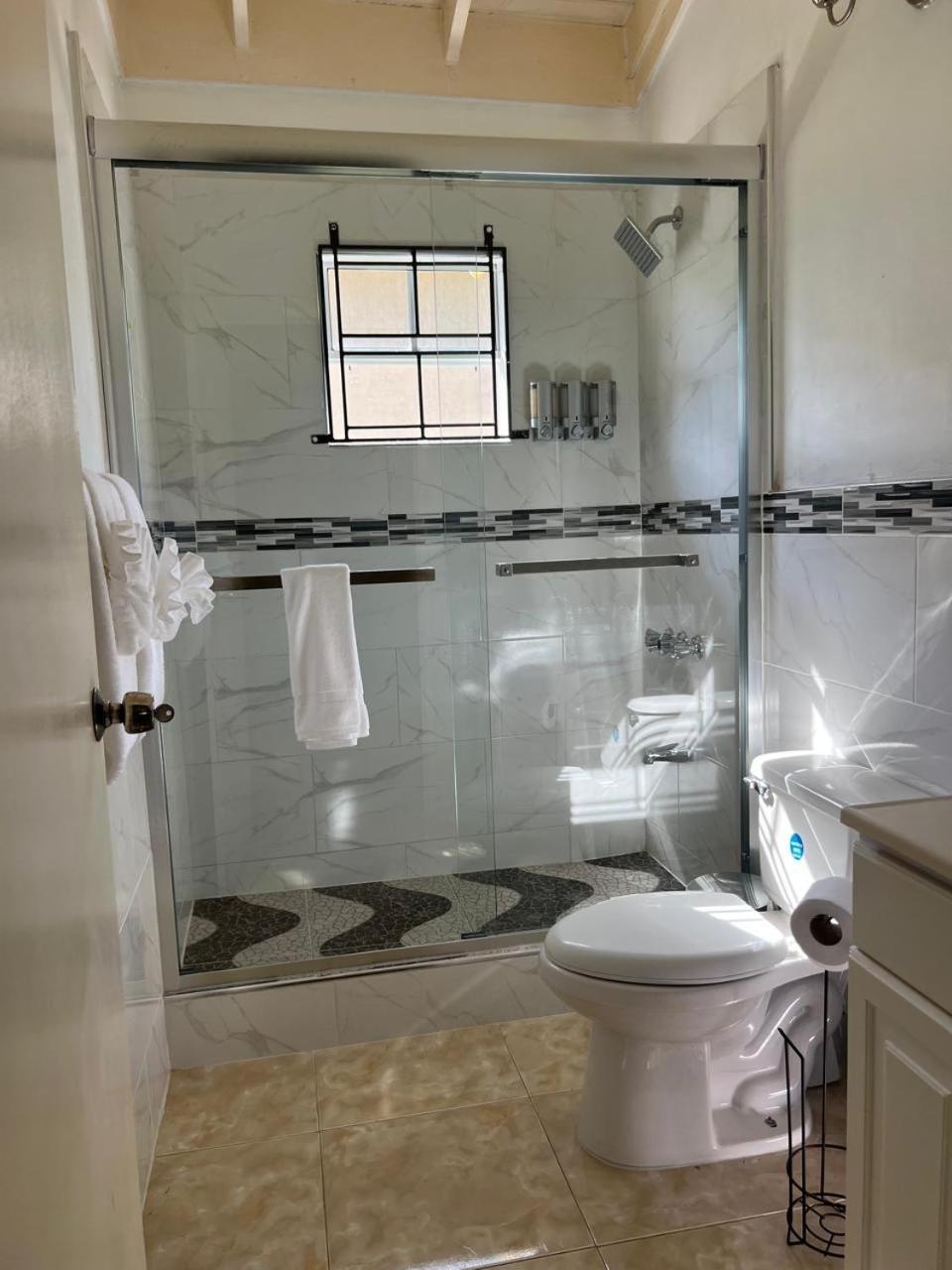 Reddie Vacation Homes Windsor  Екстер'єр фото